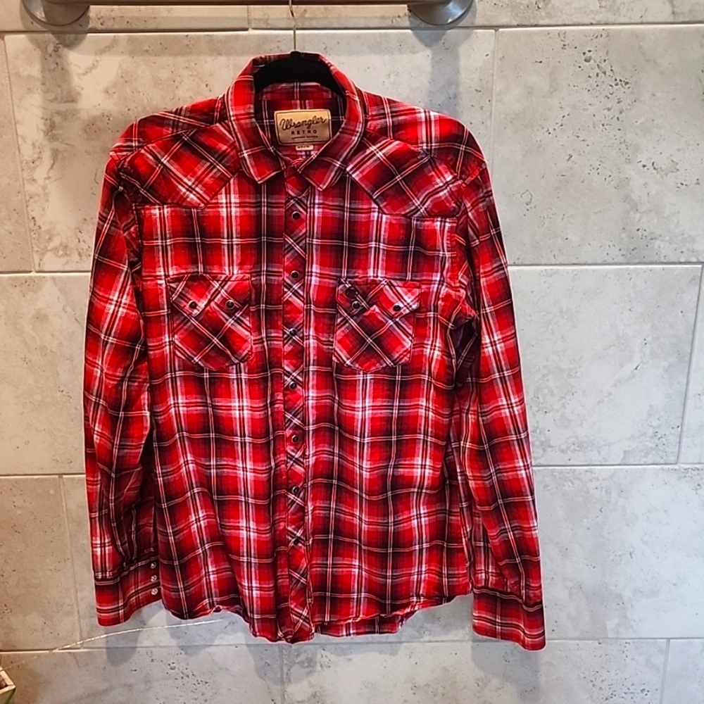 Wrangler long sleeve snap up Large Tall LT red and black plaid